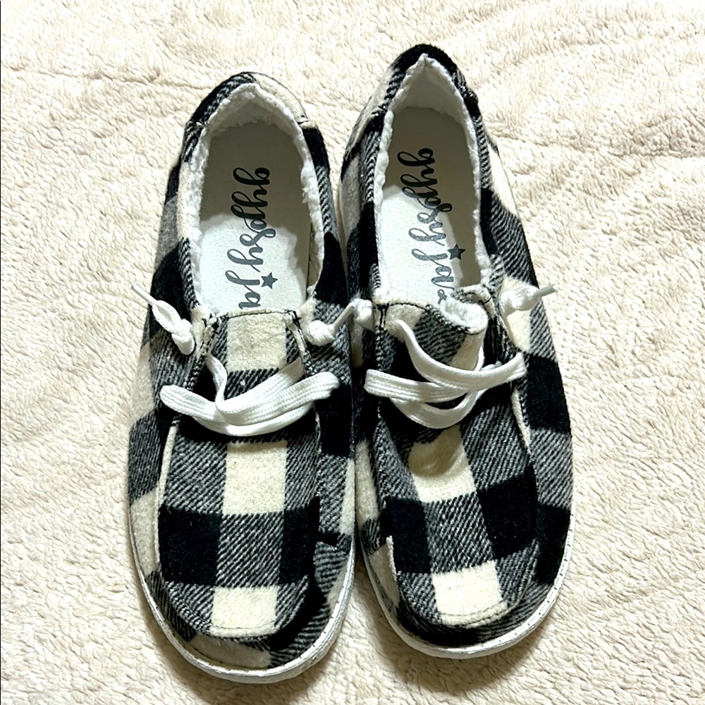 Gypsy Jazz Shoes
Size 8.5
Blackk & White Checkered
Worn once